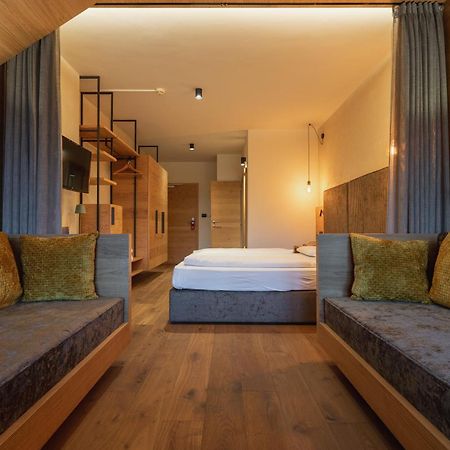 Hotel Krondlhof Бруніко Екстер'єр фото