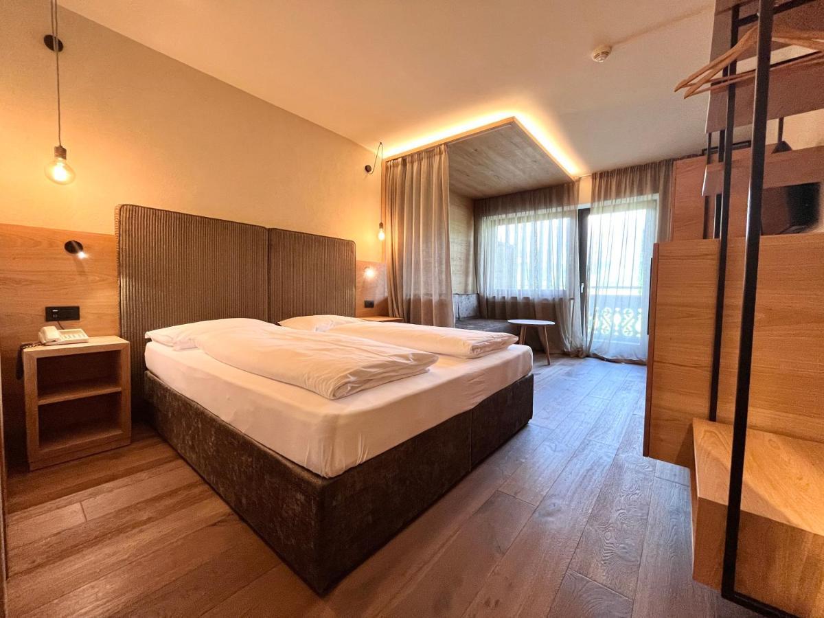 Hotel Krondlhof Бруніко Екстер'єр фото
