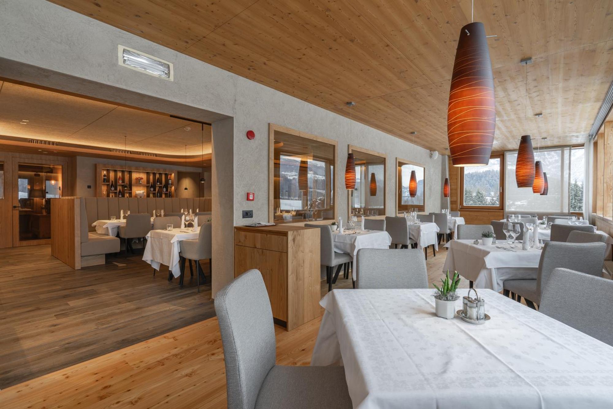 Hotel Krondlhof Бруніко Екстер'єр фото