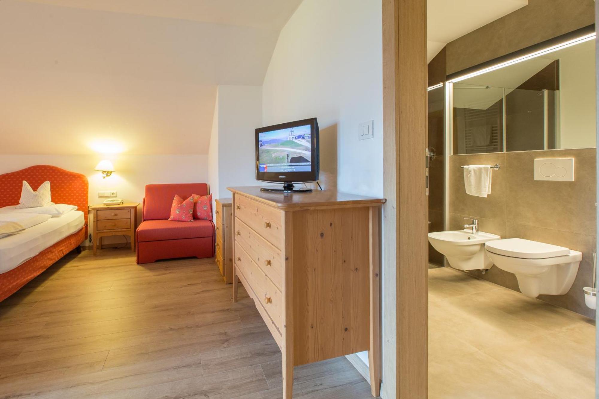Hotel Krondlhof Бруніко Номер фото
