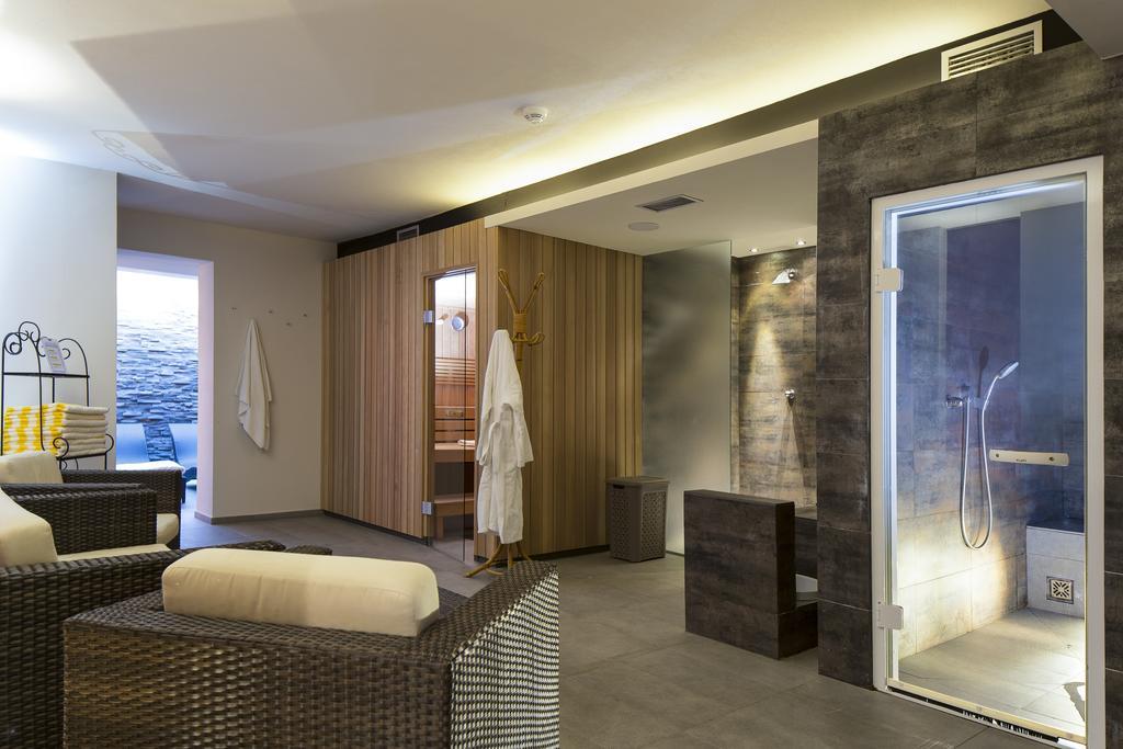 Hotel Krondlhof Бруніко Екстер'єр фото