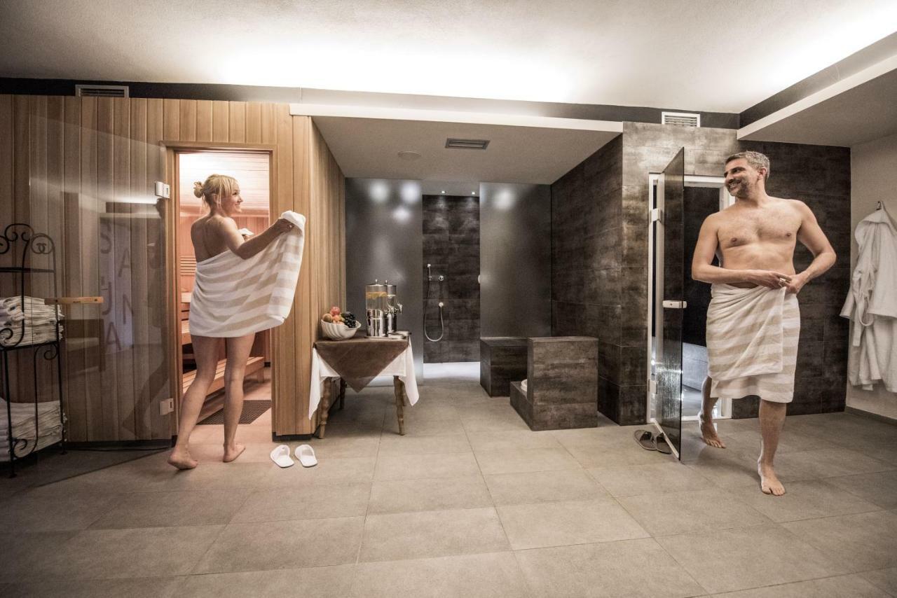 Hotel Krondlhof Бруніко Екстер'єр фото